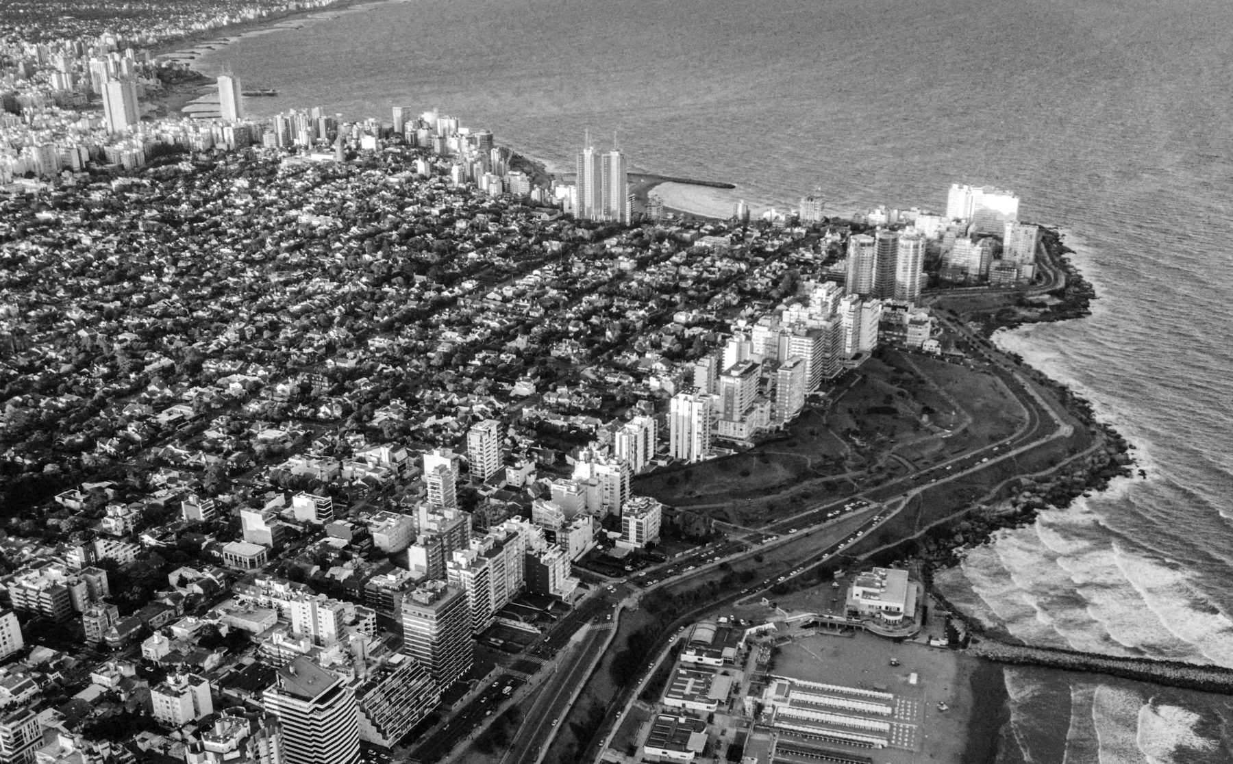 Vista aérea de la costa de Mar del Plata, de Playa Grande al Centro